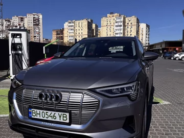 Авто Audi E-Tron 2020 № 7643683