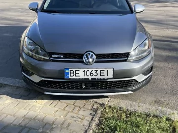 Авто Volkswagen Golf 2017 № 7644011