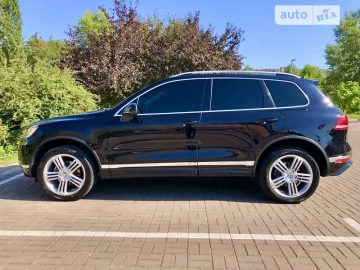 Авто Volkswagen Touareg 2015 № 7644070