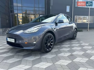 Авто Tesla Model Y 2023 № 7644076