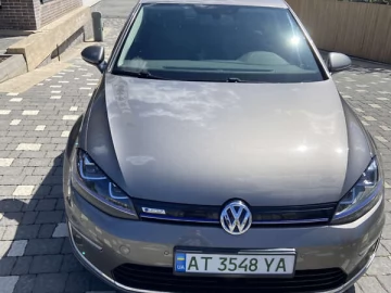 Авто Volkswagen E-Golf 2015 № 7644263