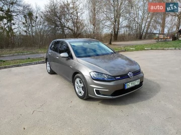 Авто Volkswagen E-Golf 2015 № 7644713