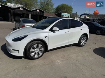 Авто Tesla Model Y 2024 № 7644921