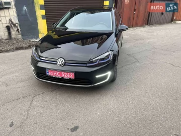 Авто Volkswagen E-Golf 2018 № 7645302