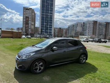 Авто Peugeot 208 2017 № 7645807
