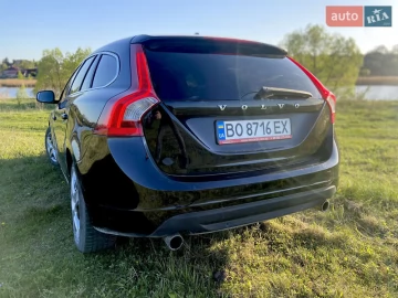Авто Volvo V60 2011 № 7645808