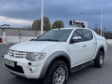 Авто Mitsubishi L 200 2012 № 7646239