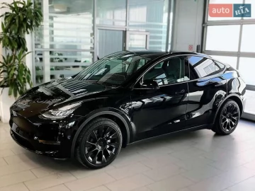 Авто Tesla Model Y 2023 № 7647138
