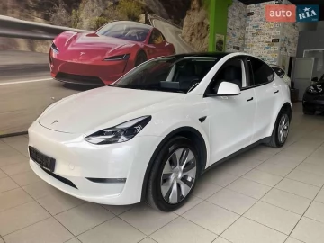 Авто Tesla Model Y 2023 № 7647155