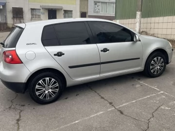 Авто Volkswagen Golf 2004 № 7647209