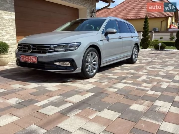 Авто Volkswagen Passat 2024 № 7647397