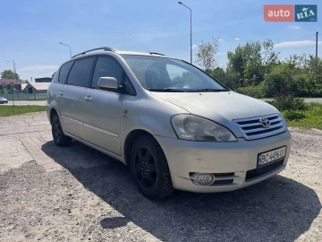Авто Toyota Avensis Verso 2003 № 7647444