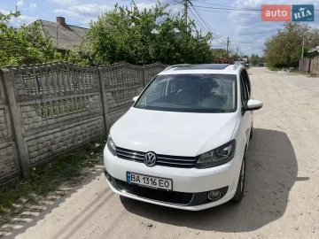 Авто Volkswagen Touran 2011 № 7647573