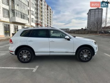 Авто Volkswagen Touareg 2015 № 7647668