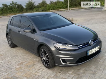 Авто Volkswagen E-Golf 2017 № 7647908