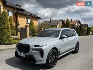 Авто BMW X7 2023 № 7648040