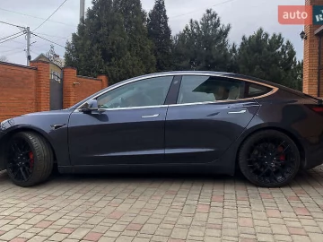 Авто Tesla Model 3 2018 № 7648324