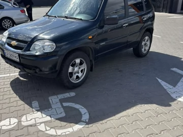 Авто Chevrolet Niva 2010 № 7648552