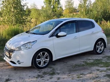Авто Peugeot 208 2013 № 7648649
