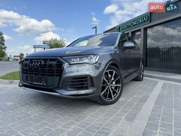 Авто Audi Q7 2021 № 7648906