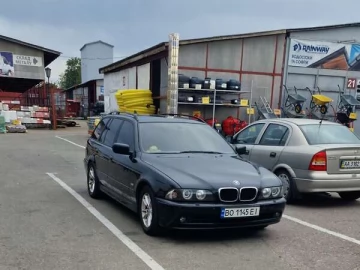 Авто BMW 5 Series 2002 № 7649038