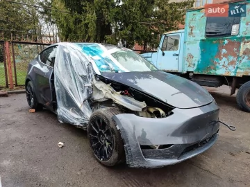 Авто Tesla Model Y 2023 № 7649177