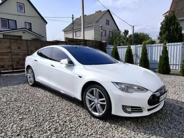 Авто Tesla Model S 2014 № 7649190