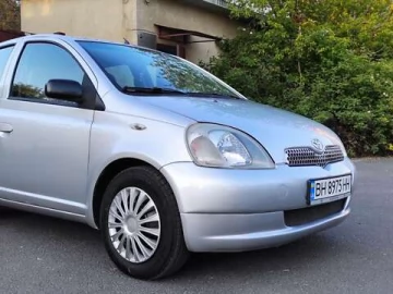 Авто Toyota Yaris 2002 № 7650035