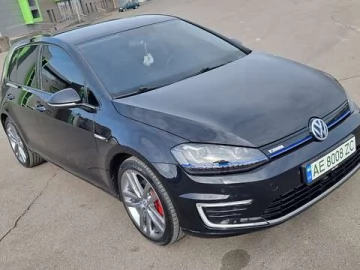 Авто Volkswagen E-Golf 2015 № 7650374