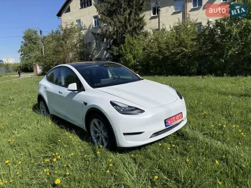 Авто Tesla Model Y 2023 № 7653455
