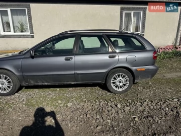 Авто Volvo V40 2004 № 7653654