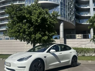 Авто Tesla Model 3 2023 № 7654635