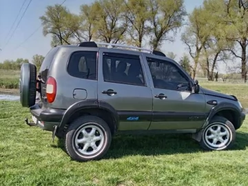 Авто Chevrolet Niva 2006 № 7654704