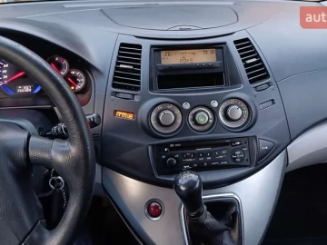 Авто Mitsubishi Grandis 2006 № 7654716