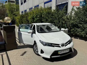 Авто Toyota Auris 2013 № 7654859