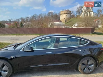 Авто Tesla Model 3 2018 № 7655161