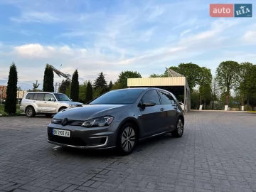 Авто Volkswagen E-Golf 2015 № 7655398