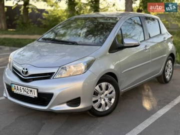 Авто Toyota Yaris 2012 № 7655942