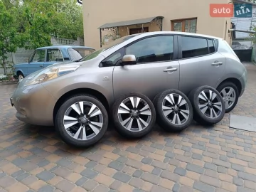 Авто Nissan Leaf 2015 № 7656011