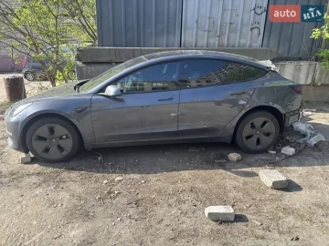 Авто Tesla Model 3 2022 № 7656035