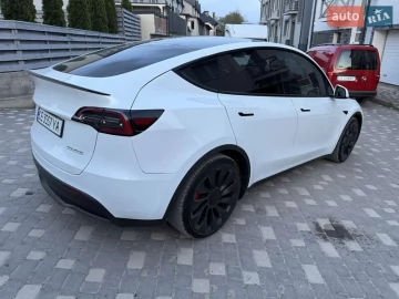 Авто Tesla Model Y 2022 № 7656065