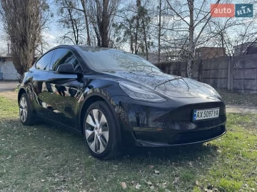 Авто Tesla Model Y 2023 № 7656208
