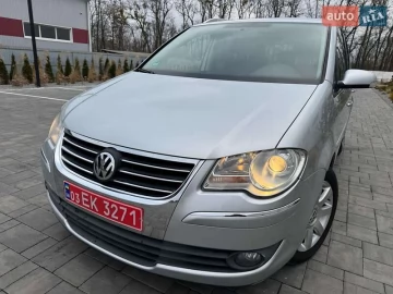 Авто Volkswagen Touran 2009 № 7656292