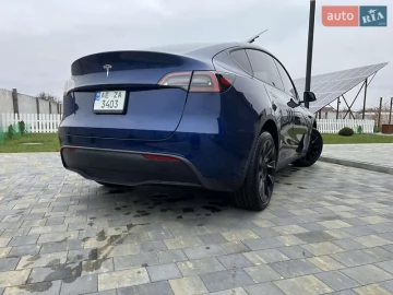 Авто Tesla Model Y 2023 № 7656417