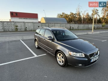 Авто Volvo V50 2012 № 7657164