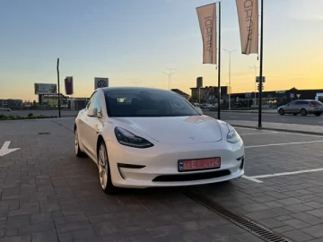 Авто Tesla Model 3 2019 № 7657579