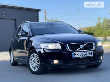 Авто Volvo V50 2009 № 7657986