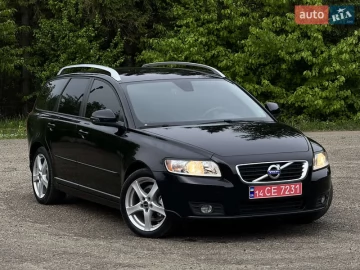 Авто Volvo V50 2012 № 7658234