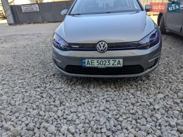 Авто Volkswagen E-Golf 2016 № 7658307