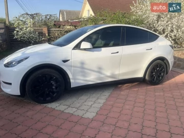 Авто Tesla Model Y 2023 № 7658462